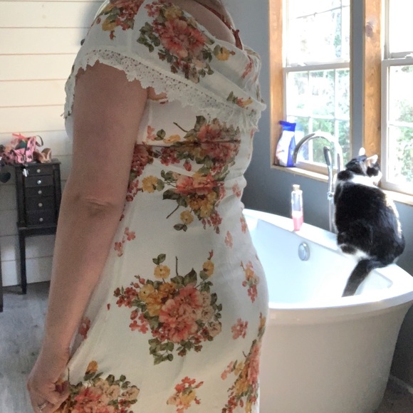 Altar’d State Off The Shoulder Floral Dress - Picture 5 of 6